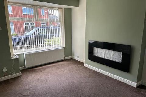 2 bedroom semi-detached house to rent, Farm Street, Oldham