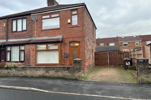 2 bedroom semi-detached house to rent, Farm Street, Oldham
