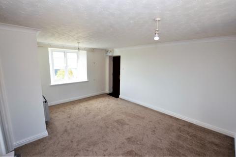 2 bedroom flat to rent, 23 Castle Hill Court, Bodmin, PL31 2LE