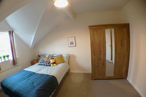 2 bedroom flat to rent, Clyde Road, Manchester M20