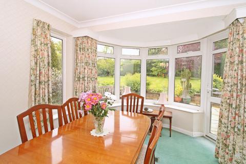 43 Malmains Way, Beckenham, BR3 6SB