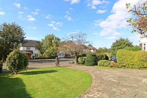 43 Malmains Way, Beckenham, BR3 6SB