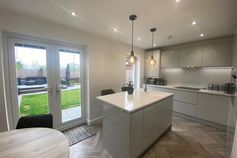 3 bedroom detached house for sale, 1 Ferguson Way, Waterhead