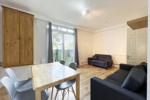 3 bedroom flat to rent, Dorman Way, London NW8