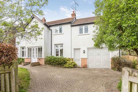 3 bedroom detached house to rent, Belle Vue Road, RG9 1JG