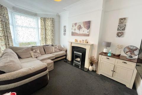 3 bedroom end of terrace house for sale, Westcliffe Drive, Layton FY3