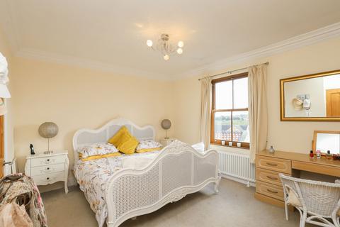 8 Hillside, North Anston, Sheffield, S25 4AZ