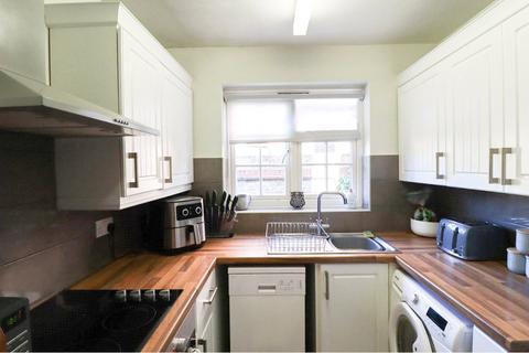 1 bedroom apartment for sale, Bagshot, Surrey GU19