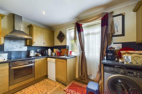 2 bedroom maisonette for sale, Cheltenham Close, Northolt, UB5