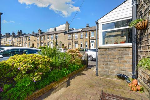 3 bedroom end of terrace house for sale, Gibson Street, Huddersfield, HD3