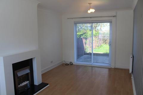 3 bedroom semi-detached house to rent, Reavley Avenue, Bedlington, NE22