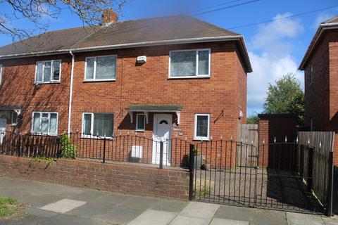 3 bedroom semi-detached house to rent, Reavley Avenue, Bedlington, NE22