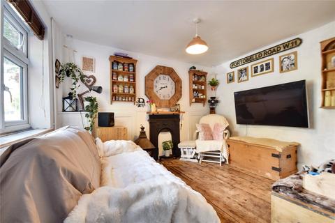 2 bedroom semi-detached house for sale, Worcester, Worcestershire WR2