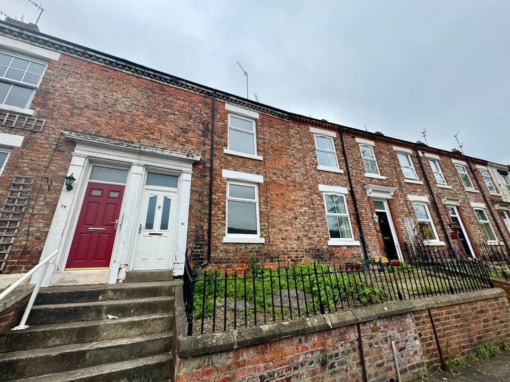 Hargreave Terrace, Darlington DL1 2 bed semidetached house to rent £650 pcm (£150 pw)