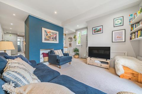 84 Waldron Road, London, SW18 3TD