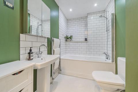 84 Waldron Road, London, SW18 3TD