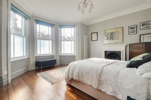 2 bedroom flat to rent, Handen Road, Lee, London, SE12