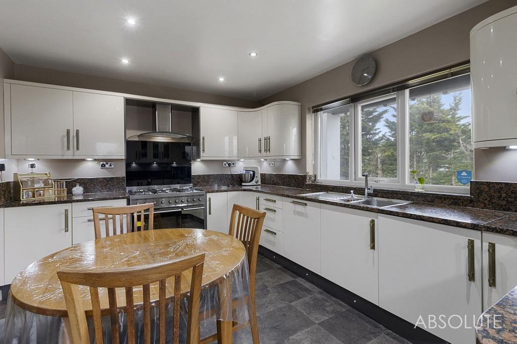 Edginswell Close, Torquay, TQ2 5 bed detached house for sale £699,950