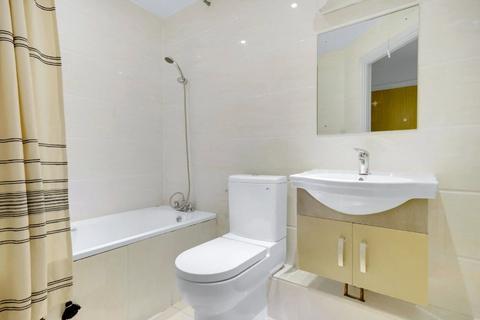 1 bedroom apartment for sale, Hanover House, St George Wharf, Vauxhall, London, SW8