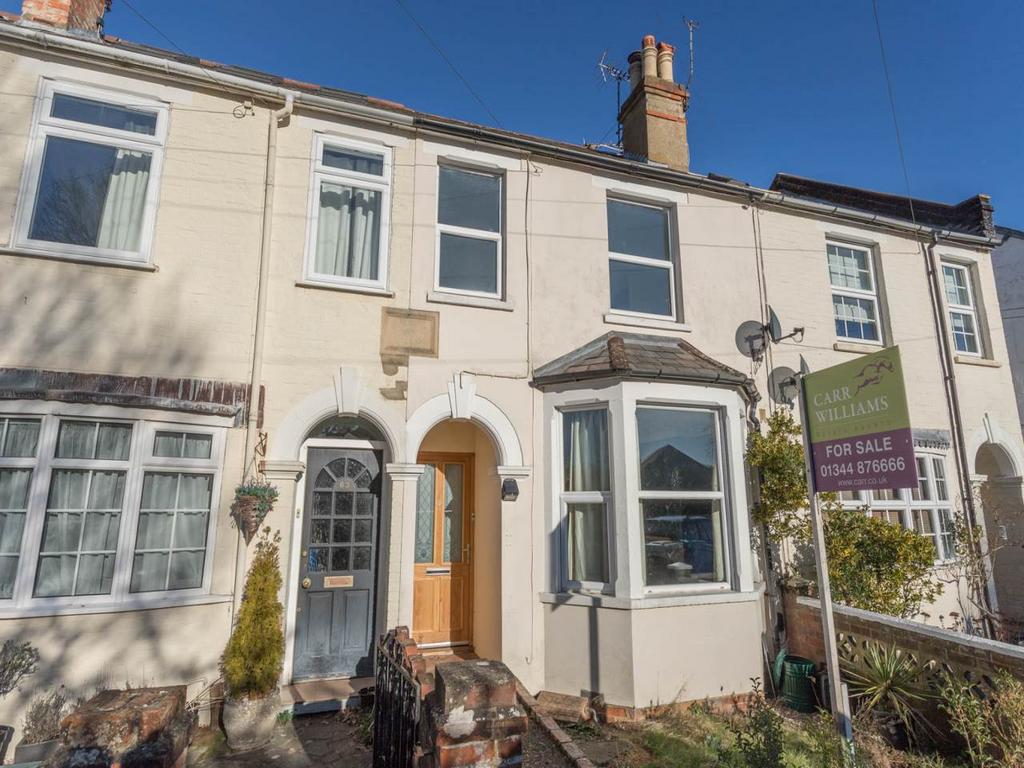 Victoria Road, Ascot, Berkshire 3 bed terraced house £1,650 pcm (£381 pw)