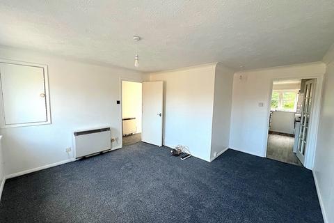 1 bedroom apartment to rent, Harlech Close, Durrington, Worthing BN13 3QS