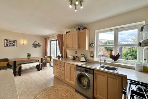 3 bedroom detached house for sale, Queenswood Drive, Hereford, HR1