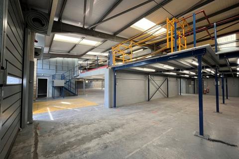 Industrial unit to rent, Unit 9 & 10 Wychwood Business Centre, Shipton under Wychwood, OX7 6XU