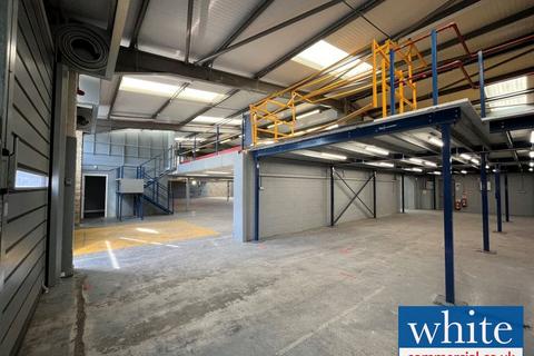 Industrial unit to rent, Unit 9 & 10 Wychwood Business Centre, Shipton under Wychwood, OX7 6XU