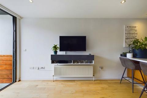 2 bedroom flat for sale, The Galleries, Palmeira Avenue, Hove, BN3 3FH