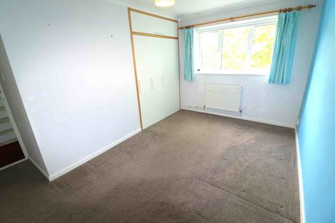3 bedroom house to rent, Bredhurst Close, Penge