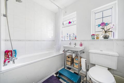 2 Condover Crescent, London, SE18 3LZ