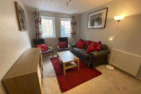 2 bedroom flat to rent, Causewayside, Edinburgh EH9