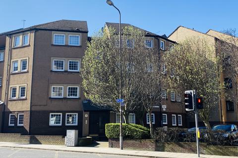 2 bedroom flat to rent, Causewayside, Edinburgh EH9