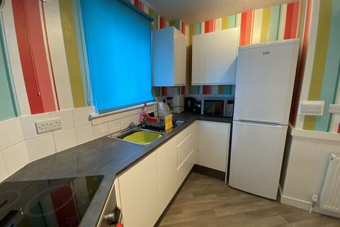 2 bedroom flat to rent, Causewayside, Edinburgh EH9