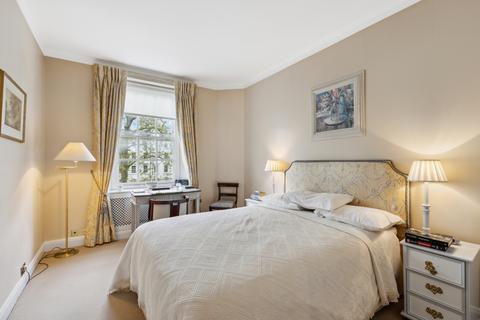 2 bedroom flat for sale, Lowndes Square, Knightsbridge, London