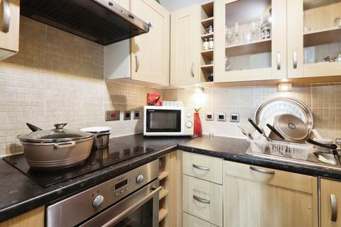 1 bedroom apartment for sale, Admiral Walk, London W9