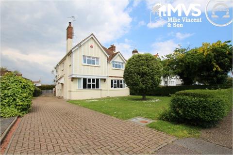 4 bedroom detached house for sale, Wash Lane, Clacton-on-Sea