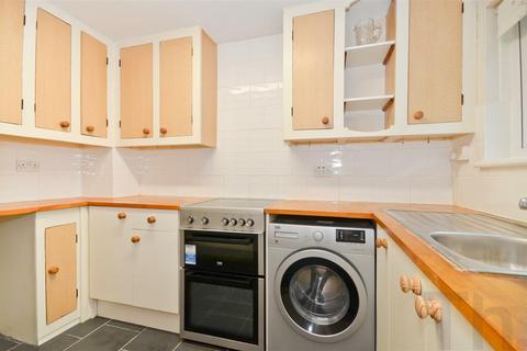 2 bedroom end of terrace house to rent, Newport, Isle Of Wight PO30