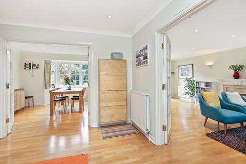 5 bedroom detached house to rent, Ashcroft Park, Cobham, Surrey, KT112DN
