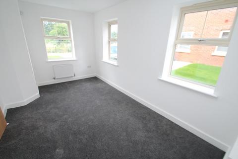 2 bedroom house to rent, Asket Garth, Leeds, West Yorkshire, UK, LS14