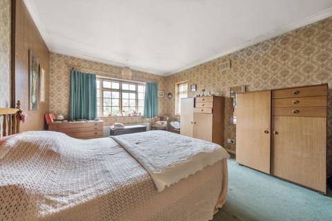 3 bedroom detached house for sale, Fairoak Drive, London