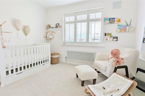 18 Ashfold Avenue, Worthing, BN14 0AP
