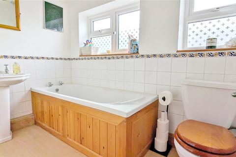 18 Ashfold Avenue, Worthing, BN14 0AP