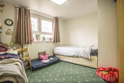 2 bedroom flat for sale, Grantham Road, Manor Park, E12