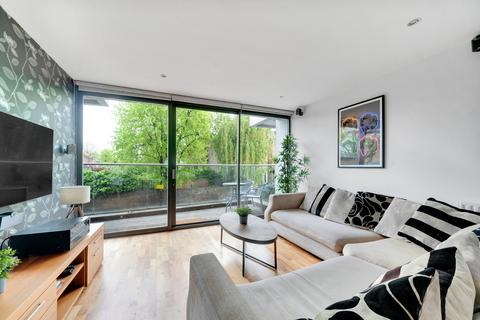 2 bedroom apartment for sale, Acer Road, London E8