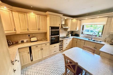 3 bedroom terraced house for sale, Church Street, Staines-upon-Thames, Surrey, TW18