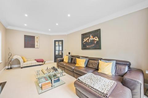 5 bedroom detached house for sale, Ashley Close, WALTON-ON-THAMES, KT12