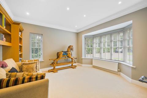 30 Ashley Close, Walton-on-thames, KT12 1BJ