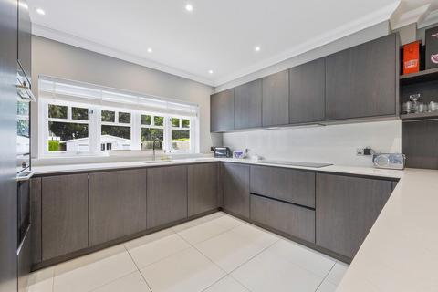 30 Ashley Close, Walton-on-thames, KT12 1BJ