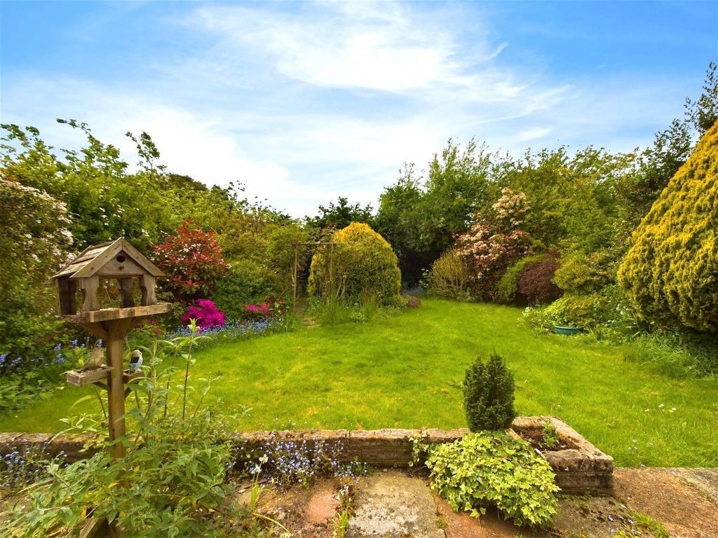 The Glen, Worthing BN13 3 bed detached bungalow for sale £475,000